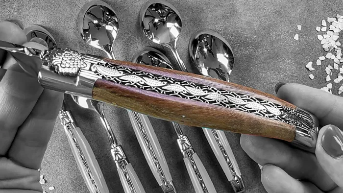 Laguiole en Aubrac - Edition TRAUBE, Rebstockholz, Double Platines, brillant