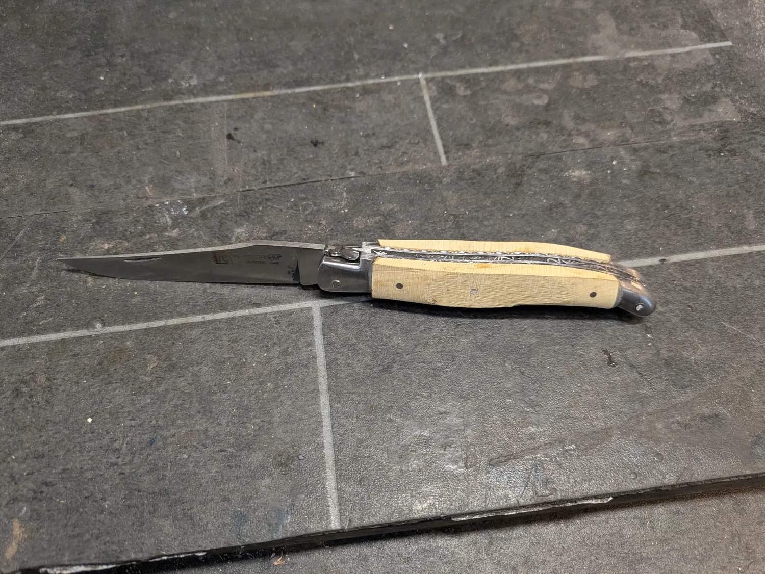 Das rohe Messer vor der Formgebung